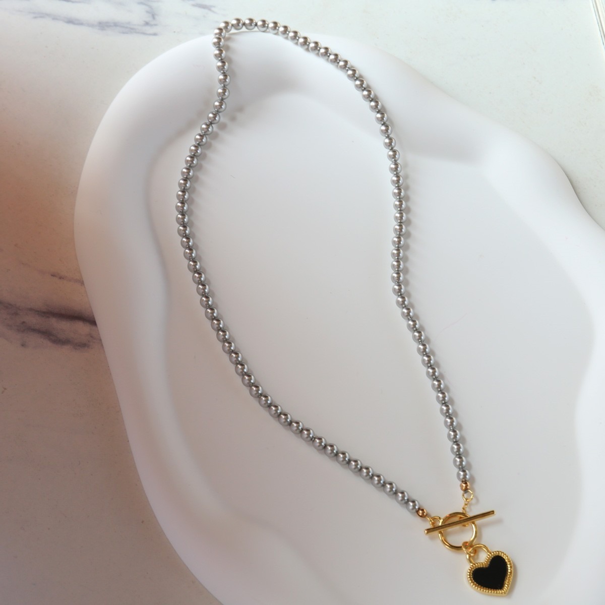 Black And White Double-sided Heart Necklace - Image 4